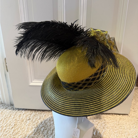 Elegant Black and Gold Women\'s evolution hat main image 7